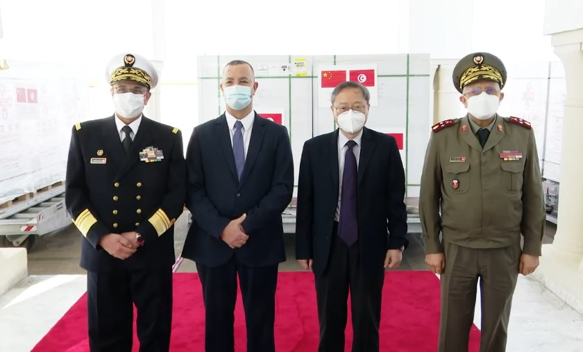 La délégation tunisienne a réceptionné les vaccins chinois, en présence de l'ambassadeur de Chine à Tunis