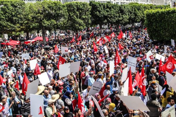 Manifestation, dimanche 15 Mai à l'avenue Habib Bourguiba