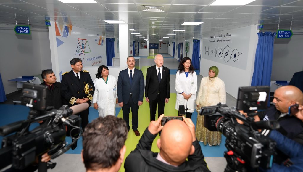 Le chef de l'Etat s'exprime devant les médias, à l'occasion de l'inauguration du centre de médecine d'urgence et de chirurgie à Jendouba.