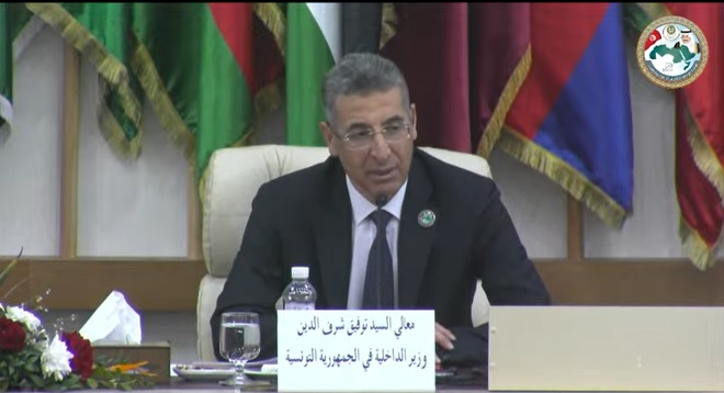 Le ministre de l'Intérieur, Taoufik Charfeddine, prononçant son discours à l'ouverture de la 40ème session du Conseil des ministres de l'Intérieur arabes, ce mercredi 01er Mars à Tunis.