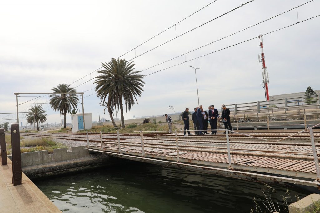 Le pont du Canal Khereddine surplombant la ligne TGM, mardi 25 avril 2023..
