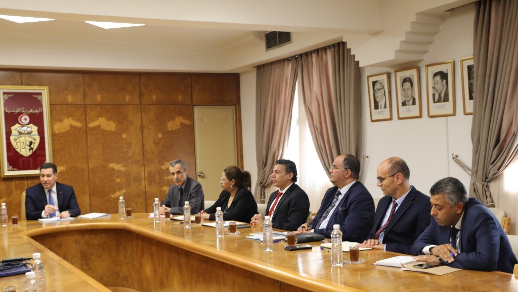 Vue de la réunion du ministre du Transport avec les parties prenantes, notamment, les PDG de Tunisair, et de l'OACA...