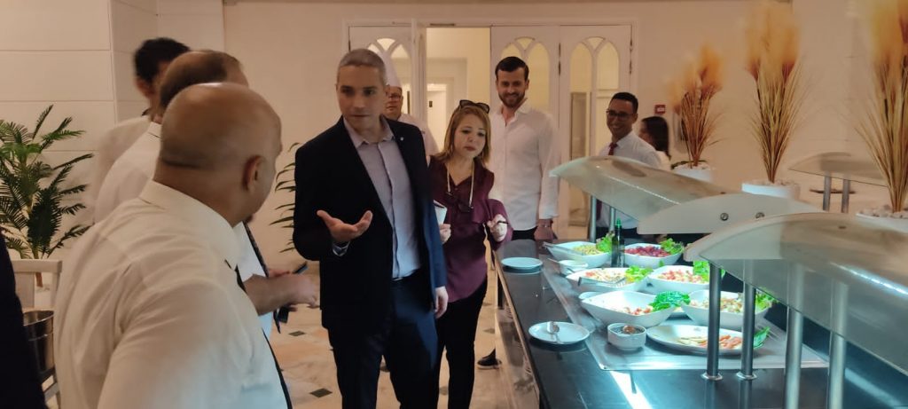 Le ministre du Tourisme inspectant des établissements touristiques dans le gouvernorat de Nabeul, le week-end dernier......