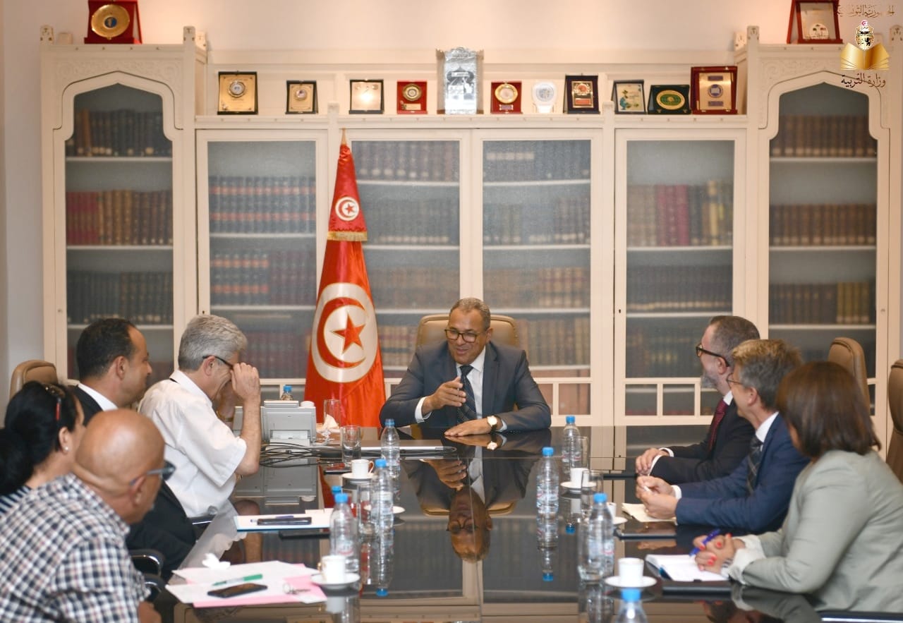 Le ministère de l'éducation planche sur la situation des Tunisiens de ...