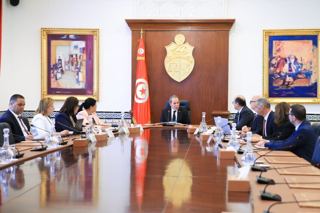 Vue de la séance ministérielle tenue sous la présidence de Ahmed Hachani à la Kasbah.