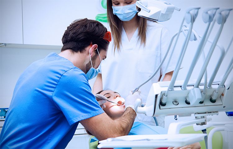Tunisie  : Le ministère de la Santé recrute 30 assistants hospitalo-universitaires en médecine dentaire